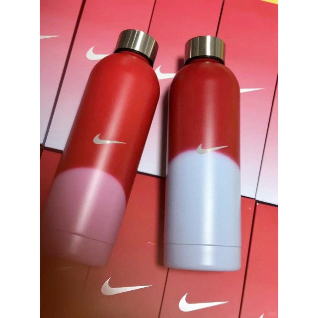 國外限定 NIKE 黃金會員限定 遇熱變色不銹鋼保冷保溫杯 / 500ml (顏色隨機出貨)