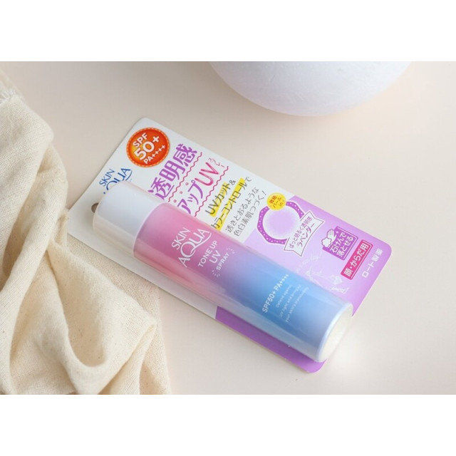 日本 SKIN AQUA樂敦 SPF50+ PA++++高保濕水潤肌柔光透亮感防曬噴霧 / 70g 